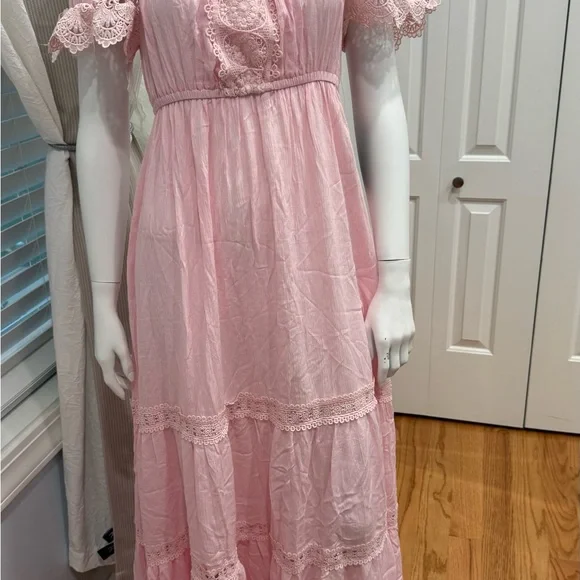 Chic Off-Shoulder Pink Maxi Dress - Picture 2 of 3